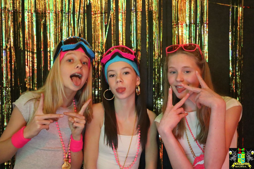 ../Images/Jeugd Opwarmbal Photobooth 378.jpg